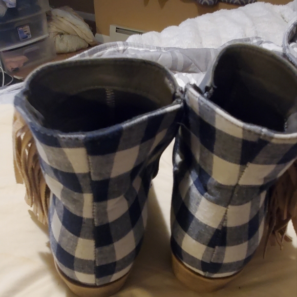 Buffalo plaid booties - Picture 2 of 4